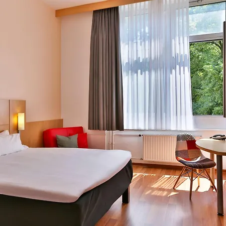 Ibis Süd Hotel 3*