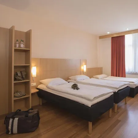 Hotel Ibis Süd 3*