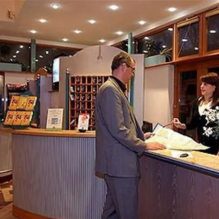 ホテル Ibis Sued 3*